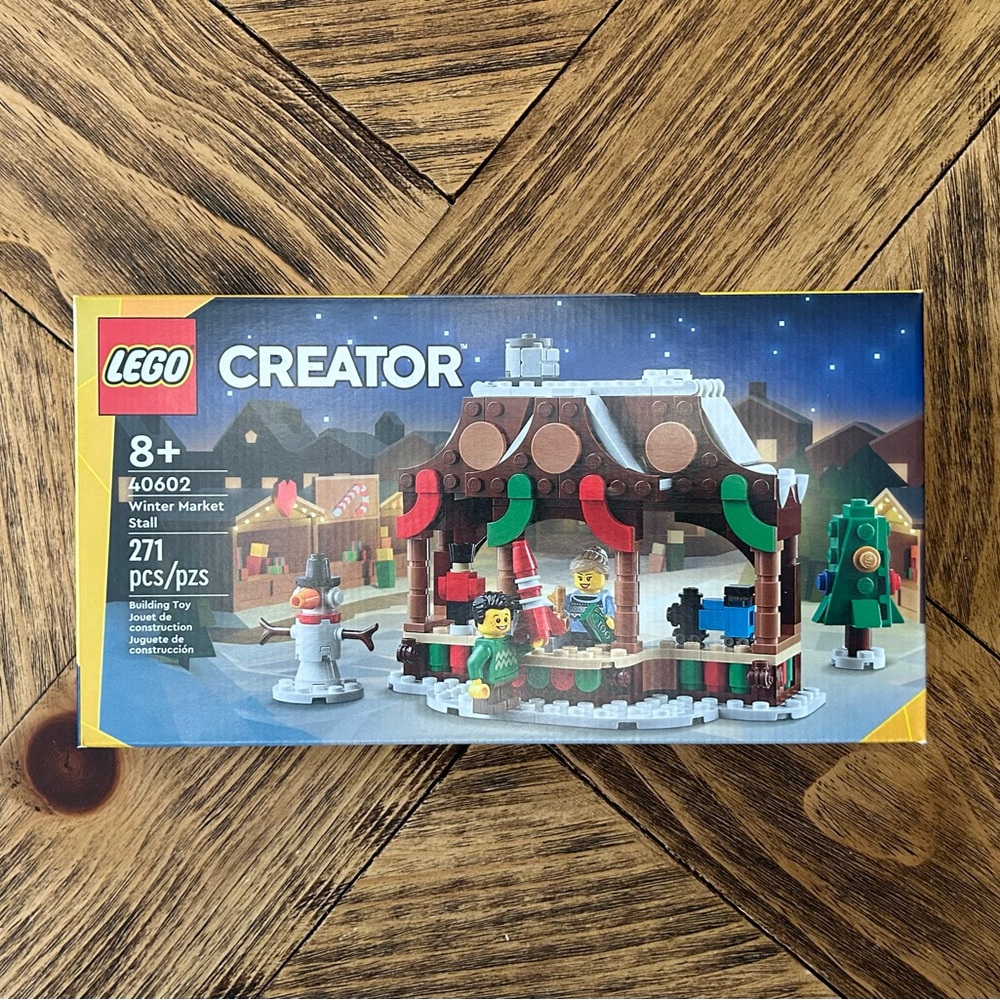 LEGO Creator Festive Winter Market Stall Set with Red and Green Accents